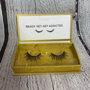 Lashaholic Luxury Lashes